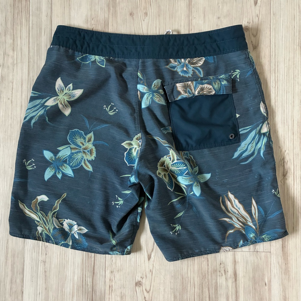 Billabong Swin Trunks - Picture 2 of 3